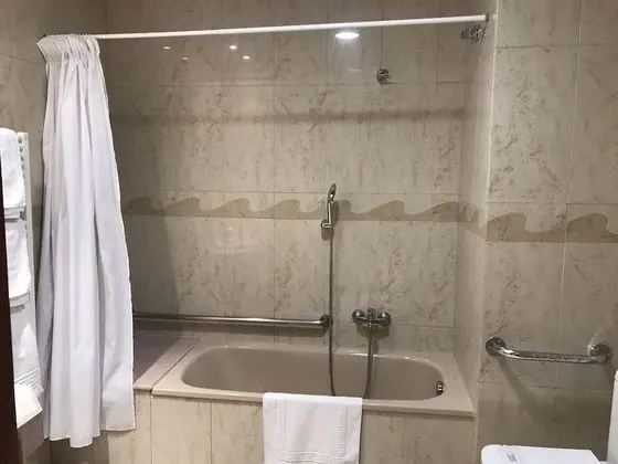 Superior Tek Büyük veya İki Ayrı Yataklı Oda