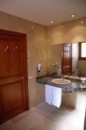 Superior Tek Büyük veya İki Ayrı Yataklı Oda