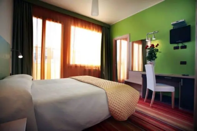 Üç Kişilik Oda, Balkon