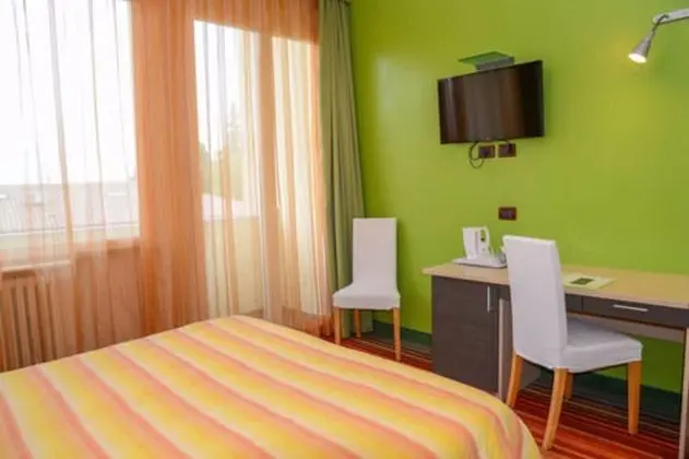 Üç Kişilik Oda, Balkon