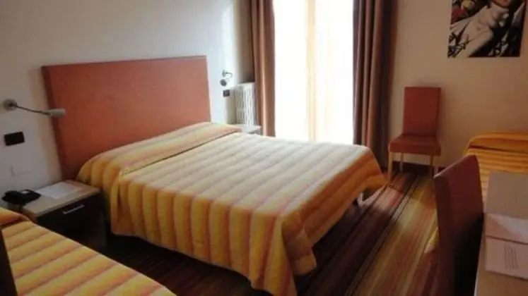 Üç Kişilik Oda, Balkon