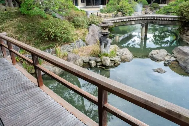 Traditional Oda, Sigara İçilmez, Bahçe Manzaralı (Japanese, Kiku)