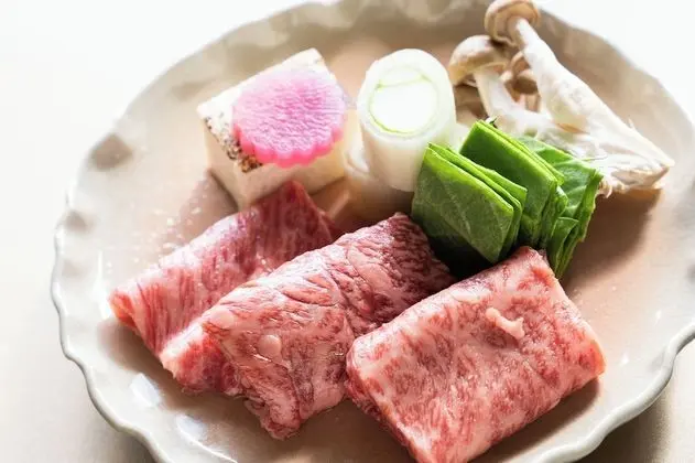 Traditional Oda, Sigara İçilmez, Bahçe Manzaralı (Japanese, Kiku)