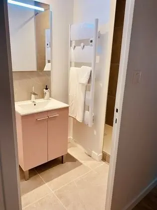 Luxury Apart Daire, Banyolu/Duşlu (1er & 2eme Etage Gauche)