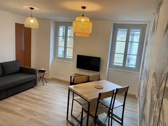 Luxury Apart Daire, Banyolu/Duşlu (1er & 2eme Etage Gauche)