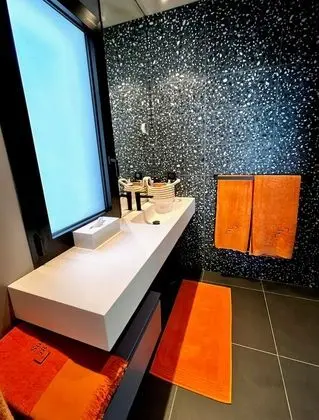 Luxury Tek Büyük Yataklı Oda, 1 En Büyük (King) Boy Yatak, Balkon, Denize Bakan