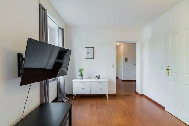 Elisabeth Basement