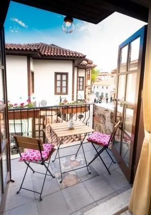 Apart Oda, Havuz Manzaralı, Balkonlu
