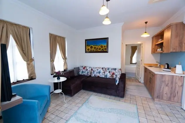 Apart Oda, Havuz Manzaralı, Balkonlu