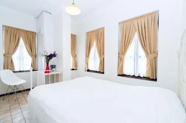 Apart Oda, Havuz Manzaralı, Balkonlu