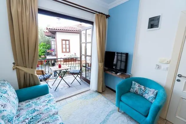 Apart Oda, Havuz Manzaralı, Balkonlu