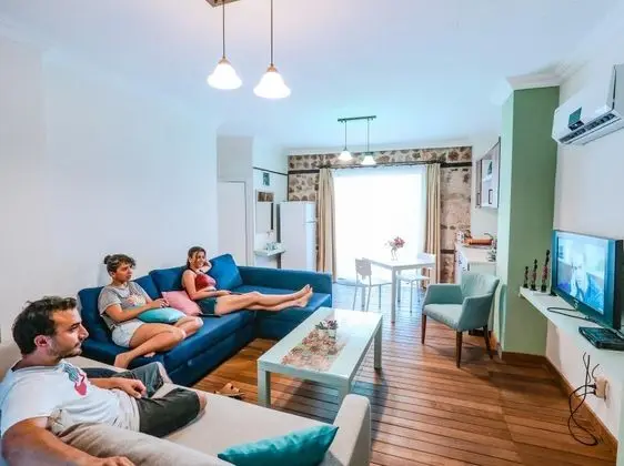 Apart Oda, Havuz Manzaralı, Havuzlu