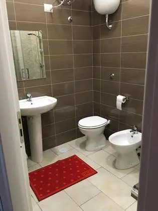 Economy Dört Kişilik Oda, Balkon (Pink)