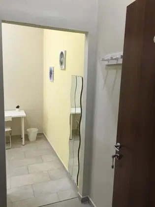 Tek Büyük Yataklı Oda (Yellow)