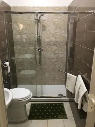 Tek Büyük Yataklı Oda (Yellow)