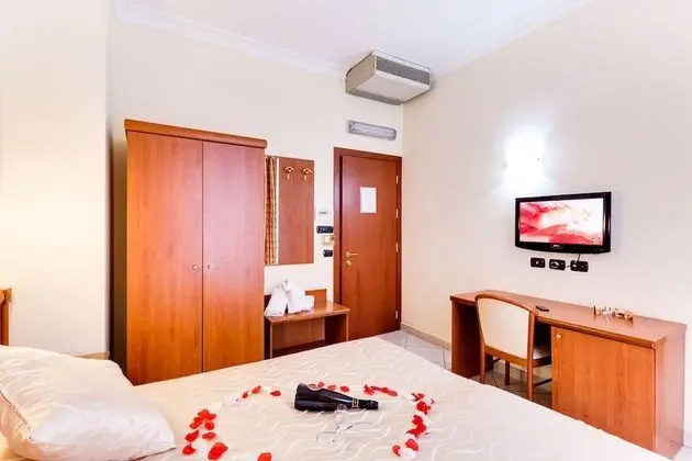 Deluxe Tek Büyük veya İki Ayrı Yataklı Oda