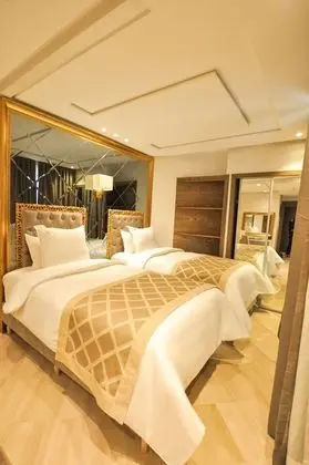 Standard Junior Suite Twin