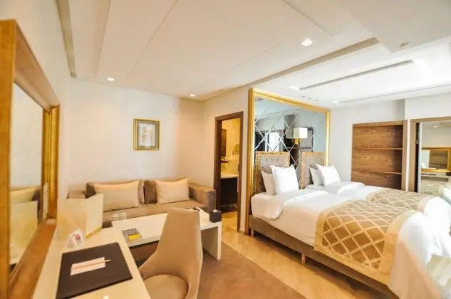 Standard Junior Suite Twin