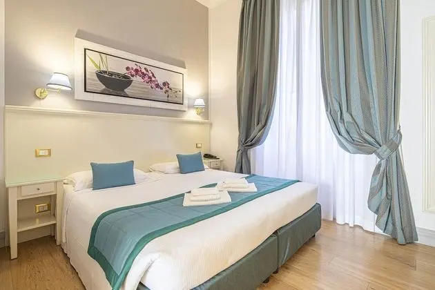 Standard Büyük Yataklı Tek Kişilik Oda