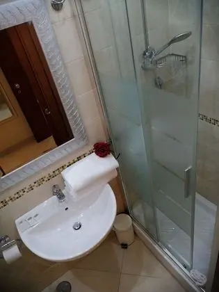 Deluxe Tek Büyük veya İki Ayrı Yataklı Oda