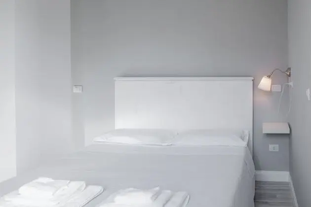 Basic Tek Büyük Yataklı Oda