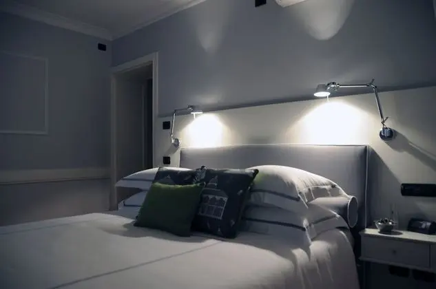 Junior Süit, 1 Büyük (Queen) Boy Yatak, Sigara İçilmez, Banyolu/Duşlu