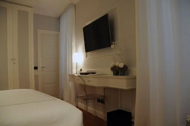 Junior Süit, 1 Büyük (Queen) Boy Yatak, Sigara İçilmez, Banyolu/Duşlu