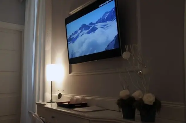 Junior Süit, 1 Büyük (Queen) Boy Yatak, Sigara İçilmez, Banyolu/Duşlu