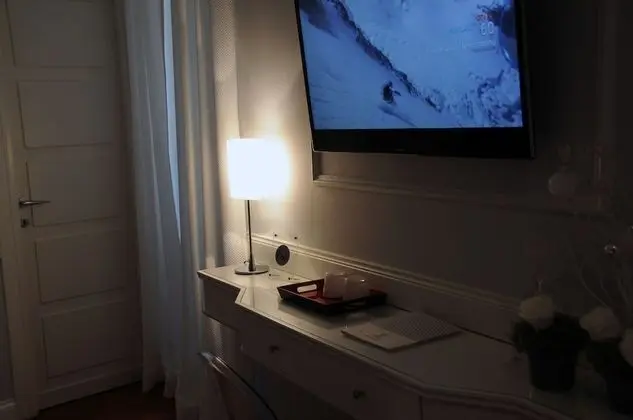 Junior Süit, 1 Büyük (Queen) Boy Yatak, Sigara İçilmez, Banyolu/Duşlu