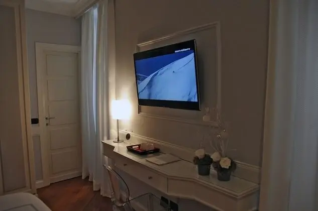 Junior Süit, 1 Büyük (Queen) Boy Yatak, Sigara İçilmez, Banyolu/Duşlu