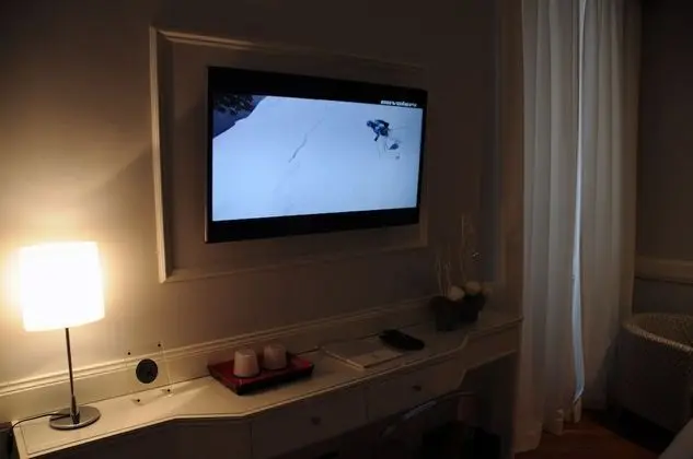 Junior Süit, 1 Büyük (Queen) Boy Yatak, Sigara İçilmez, Banyolu/Duşlu