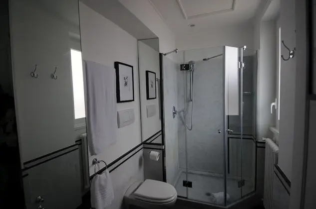 Junior Süit, 1 Büyük (Queen) Boy Yatak, Sigara İçilmez, Banyolu/Duşlu