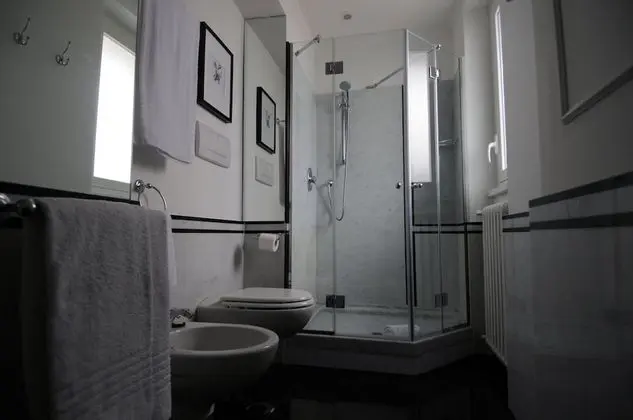 Junior Süit, 1 Büyük (Queen) Boy Yatak, Sigara İçilmez, Banyolu/Duşlu