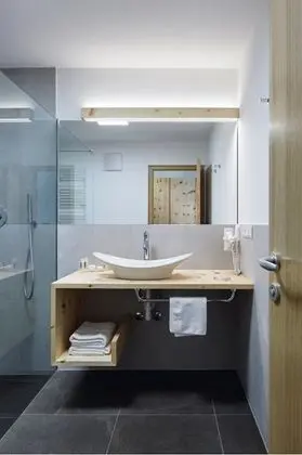 Deluxe Tek Büyük Yataklı Oda (New)