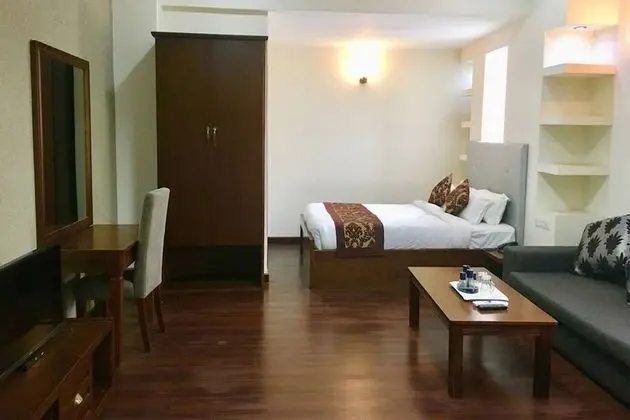 Deluxe Studio