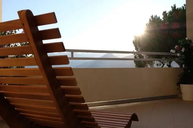 Dört Kişilik Oda, Deniz Manzaralı