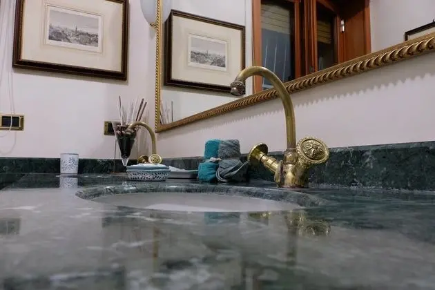 Dört Kişilik Oda, Deniz Manzaralı