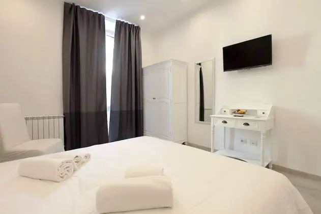 Standard Tek Büyük Yataklı Oda