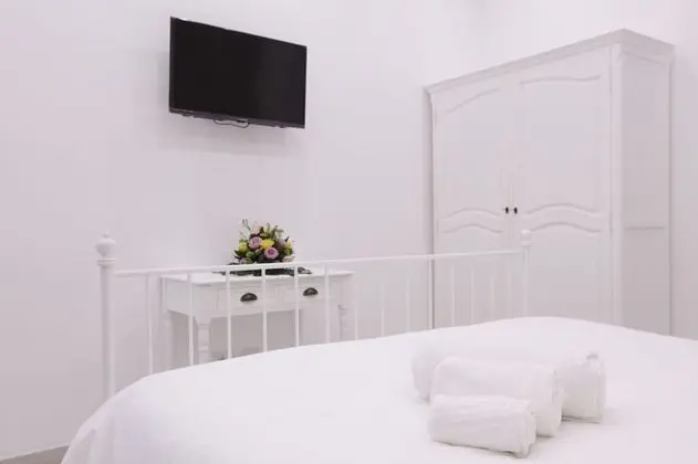 Standard Tek Büyük Yataklı Oda