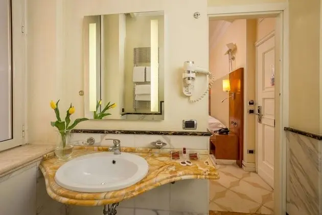 Basic Tek Büyük Yataklı Oda