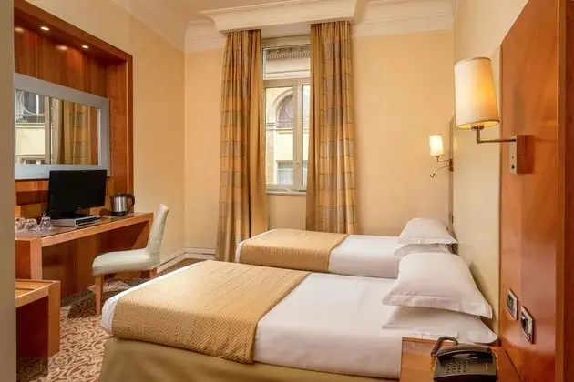 Standard Tek Büyük Yataklı Oda