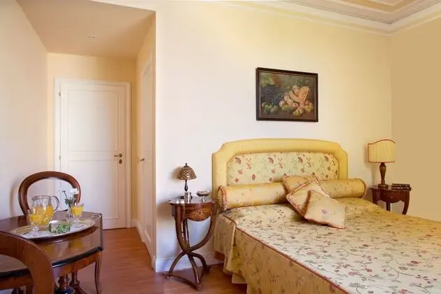 Deluxe Üç Kişilik Oda