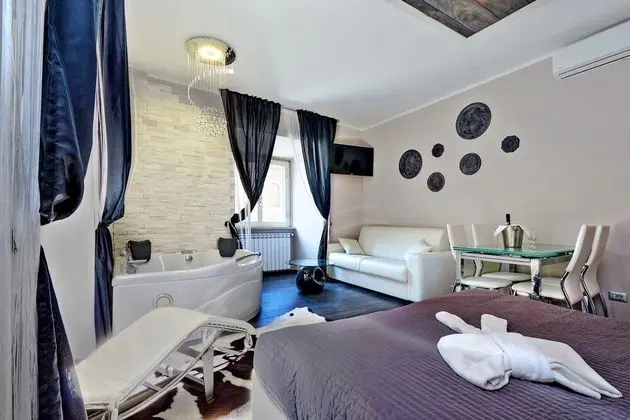 Superior Süit, Sıcak Su Havuzu