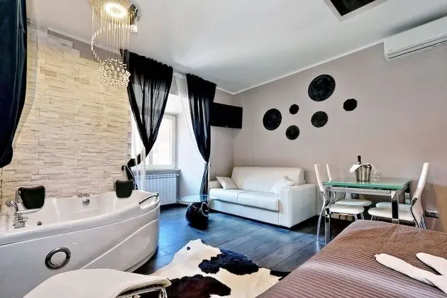 Superior Süit, Sıcak Su Havuzu