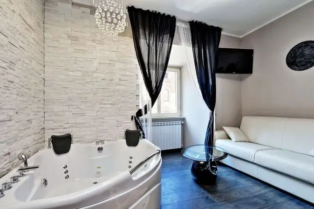 Superior Süit, Sıcak Su Havuzu