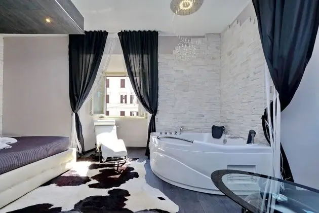 Superior Süit, Sıcak Su Havuzu