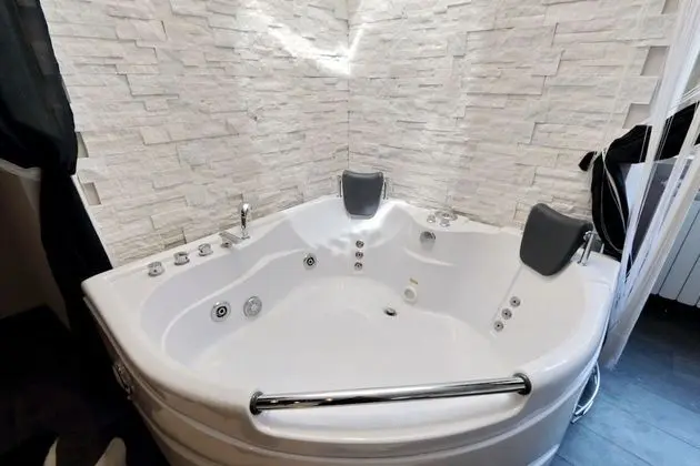 Superior Süit, Sıcak Su Havuzu