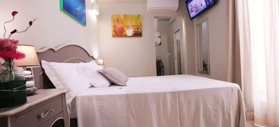 Economy Tek Büyük Yataklı Oda (French bed )