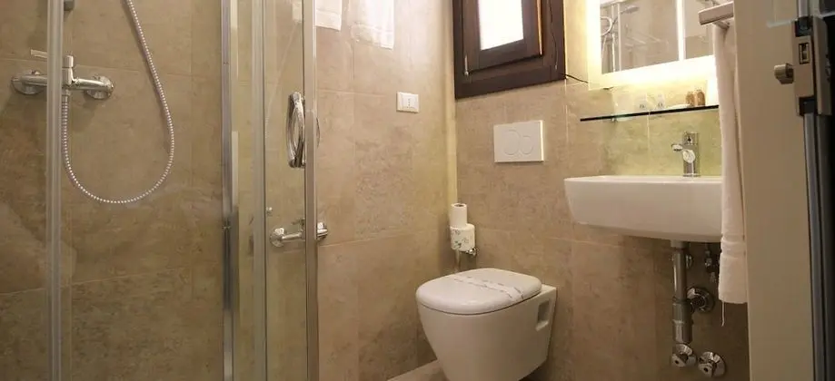 Economy Tek Büyük Yataklı Oda (French bed )