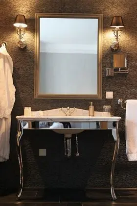 Deluxe Tek Büyük Yataklı Oda, 1 Büyük (Queen) Boy Yatak
